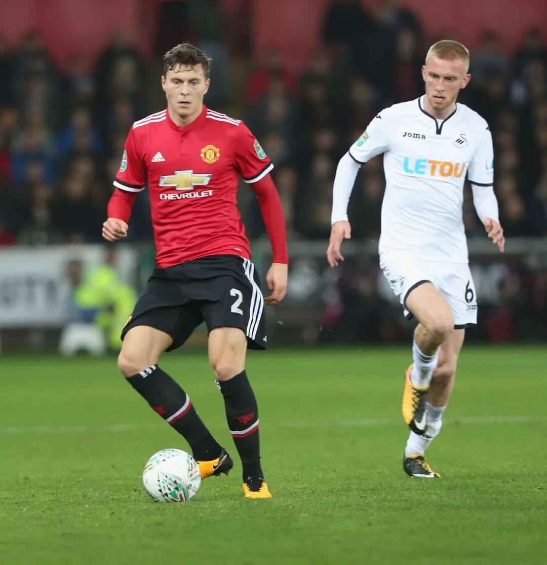 上占据更加 上占据更加